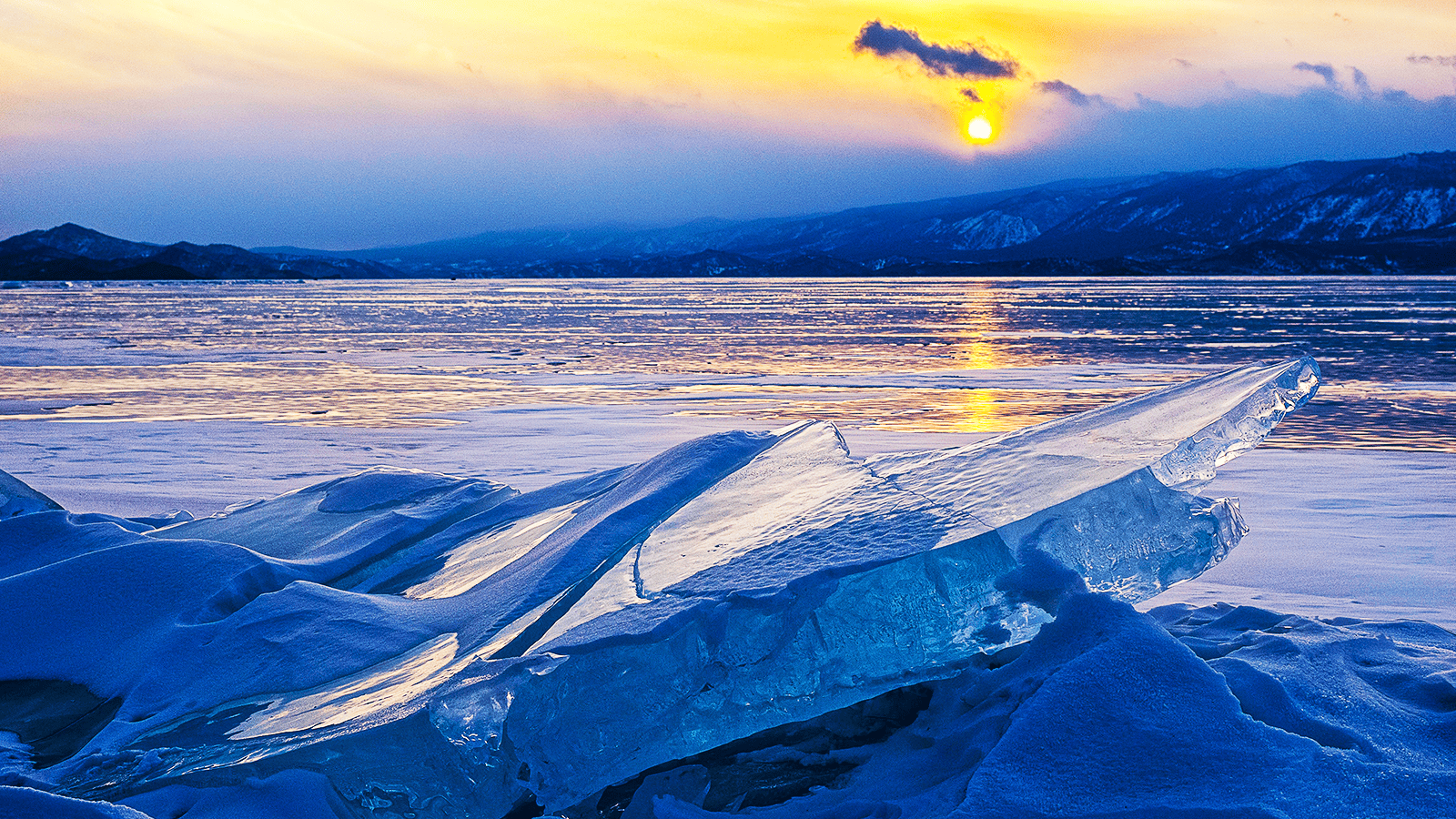 百夫長旅遊_貝加爾湖專欄_藍冰2