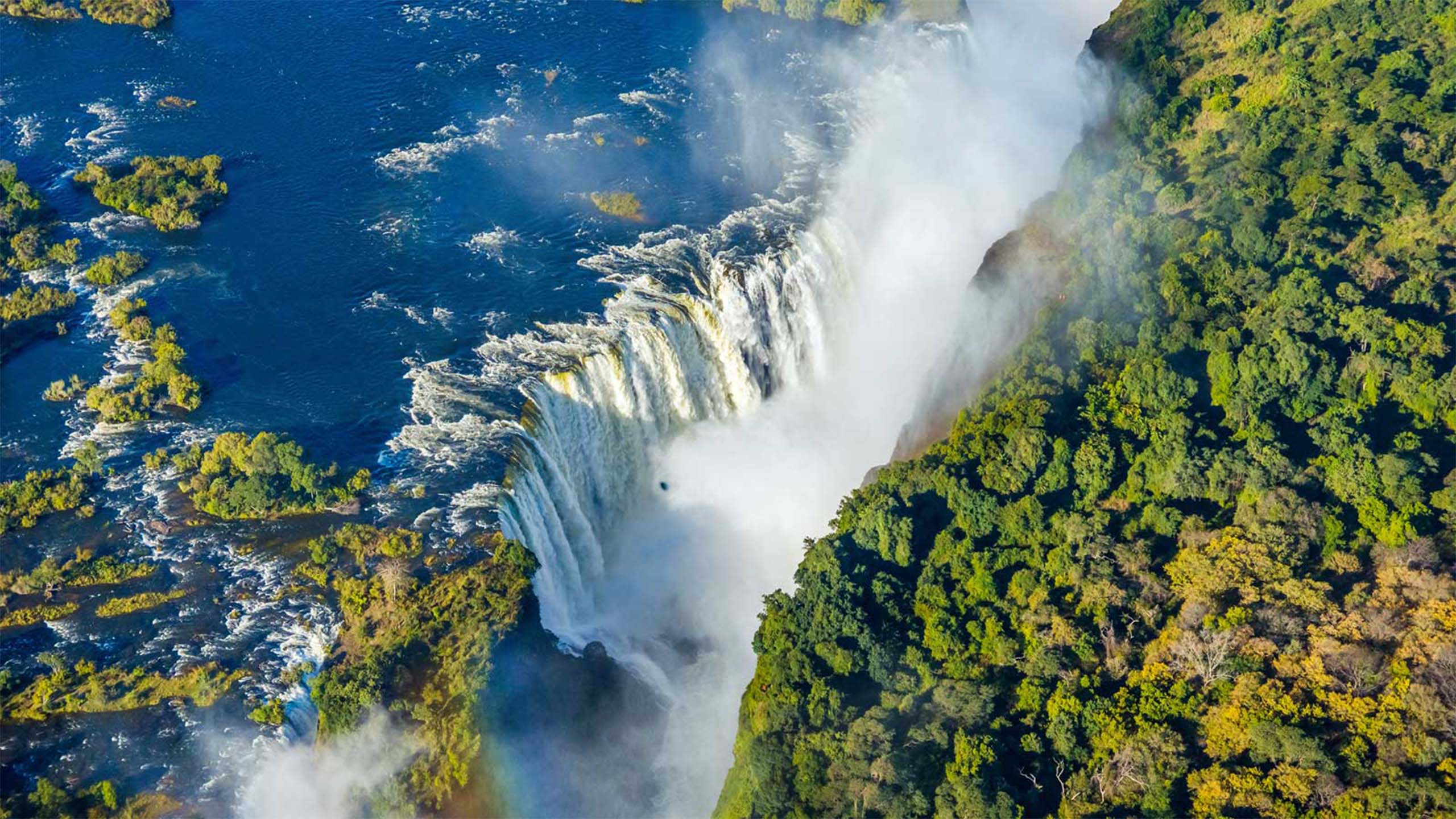 百夫長旅遊_歐洲_納米比亞X維多利亞瀑布_尚比亞-維多利亞瀑布-shutterstock_615310811-LIVEINGSTRON-M
