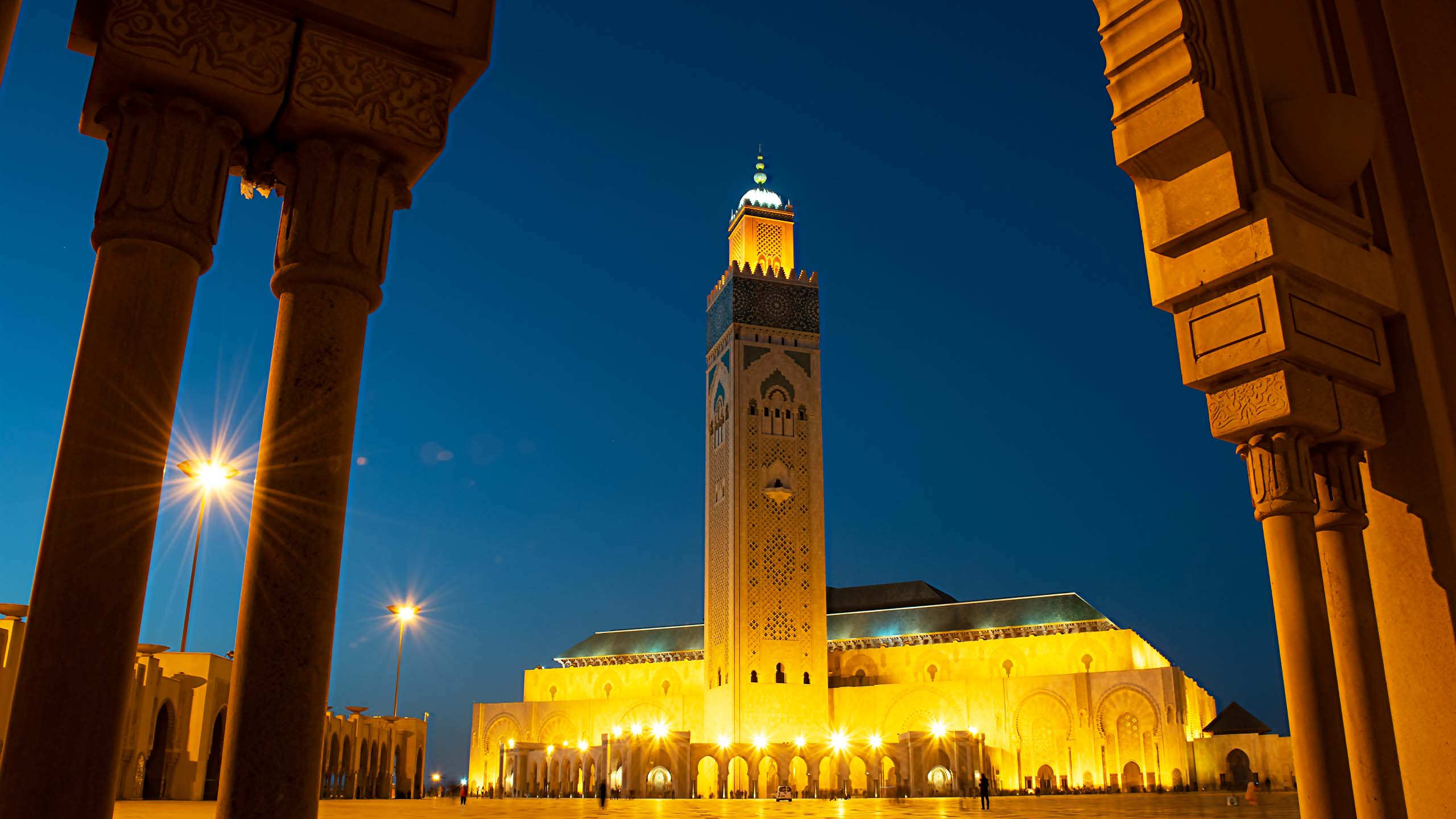 百夫長旅遊_非洲_摩洛哥_Hassan_II_Mosque,_Casablanca摩洛哥-.哈珊二世清真寺夜