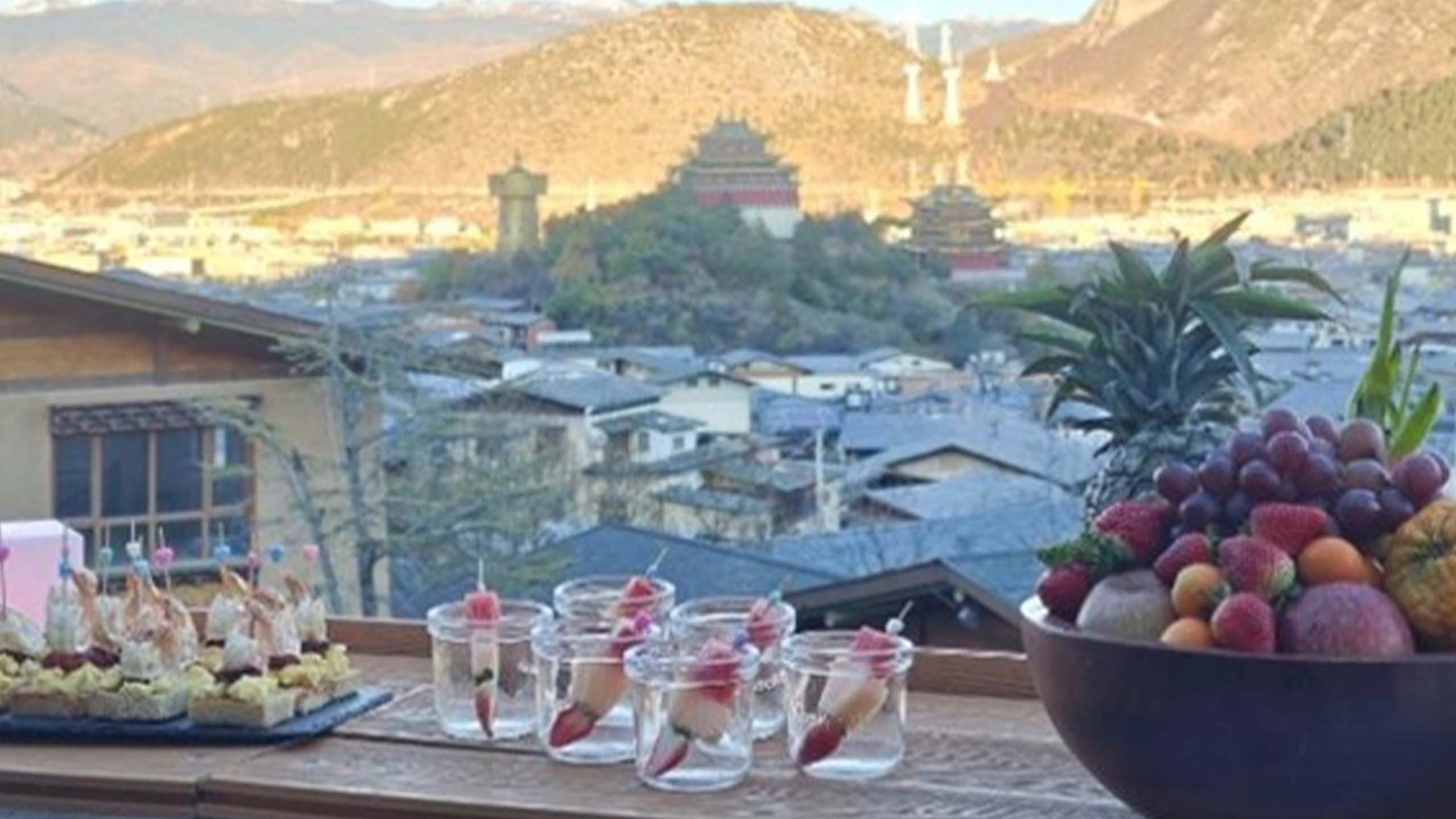 百夫長旅遊_亞洲_中國雲南_香格里拉日落雞尾酒