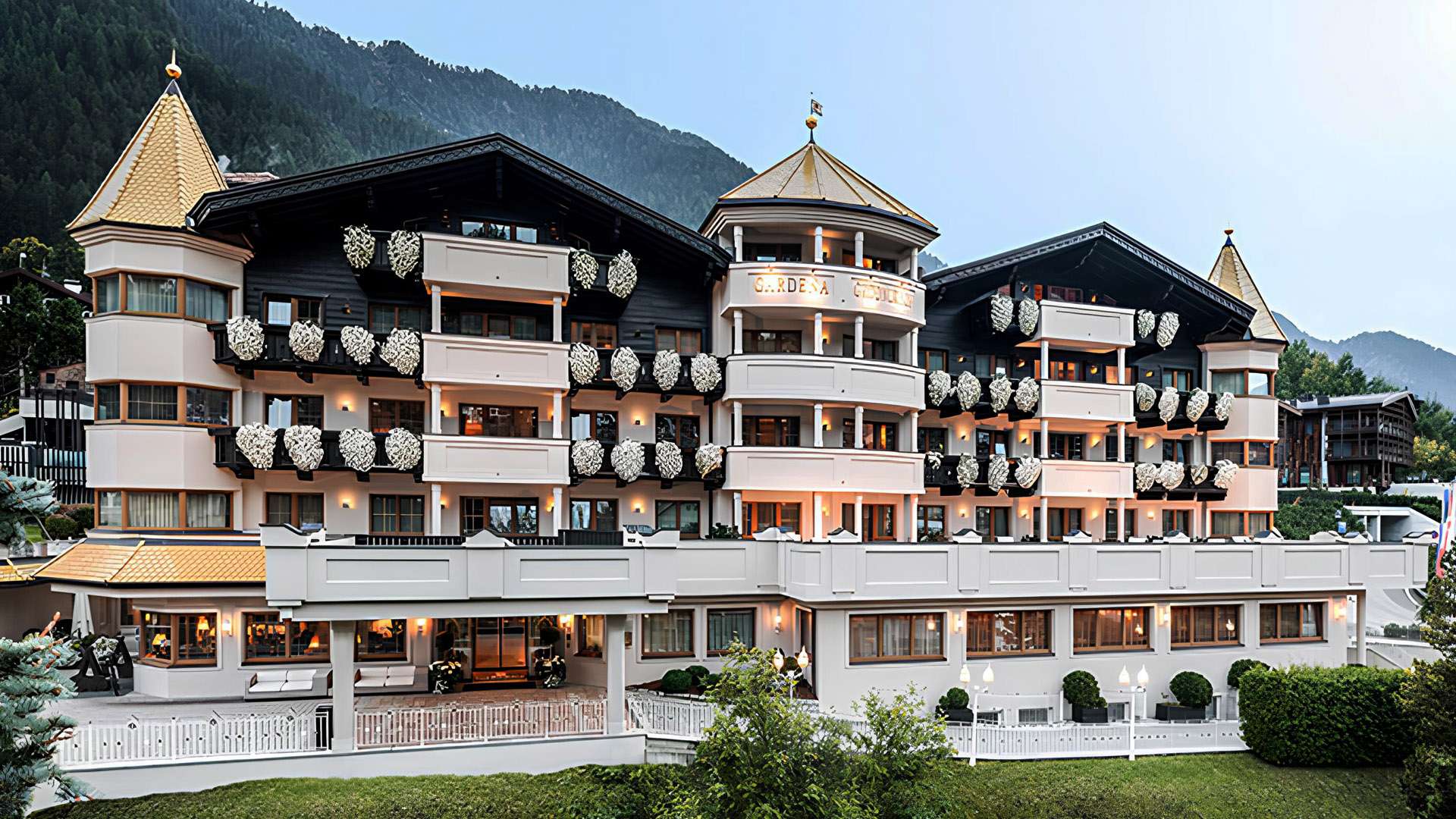 百夫長旅遊_南歐_多洛米堤_Gardena_Grödnerhof_Hotel01