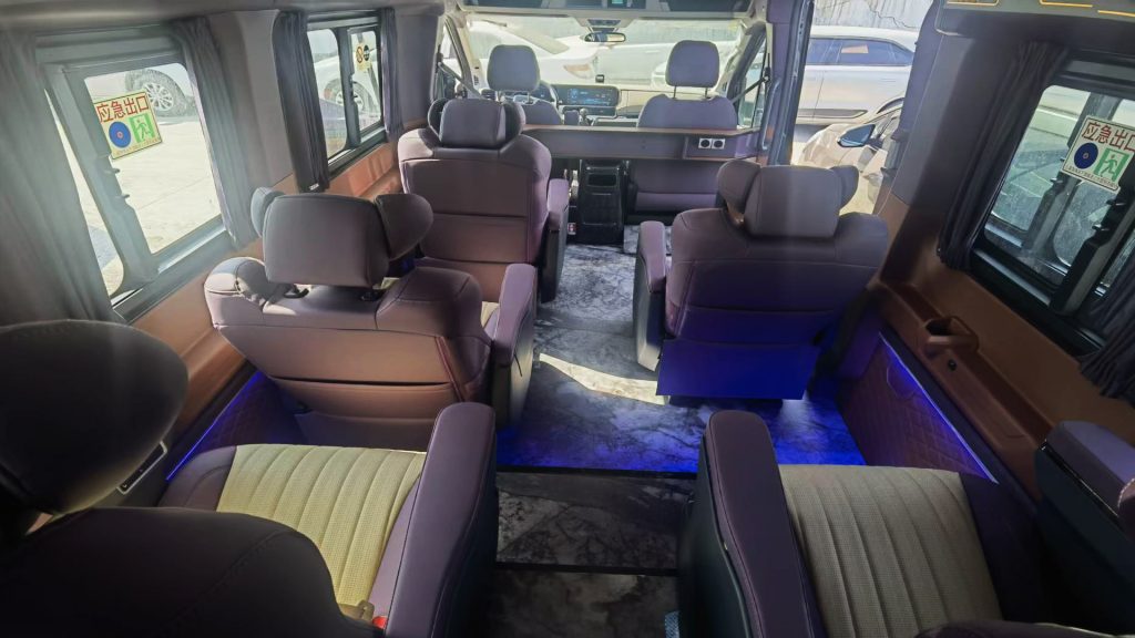 百夫長旅遊_亞洲_新疆_專用巴士02
