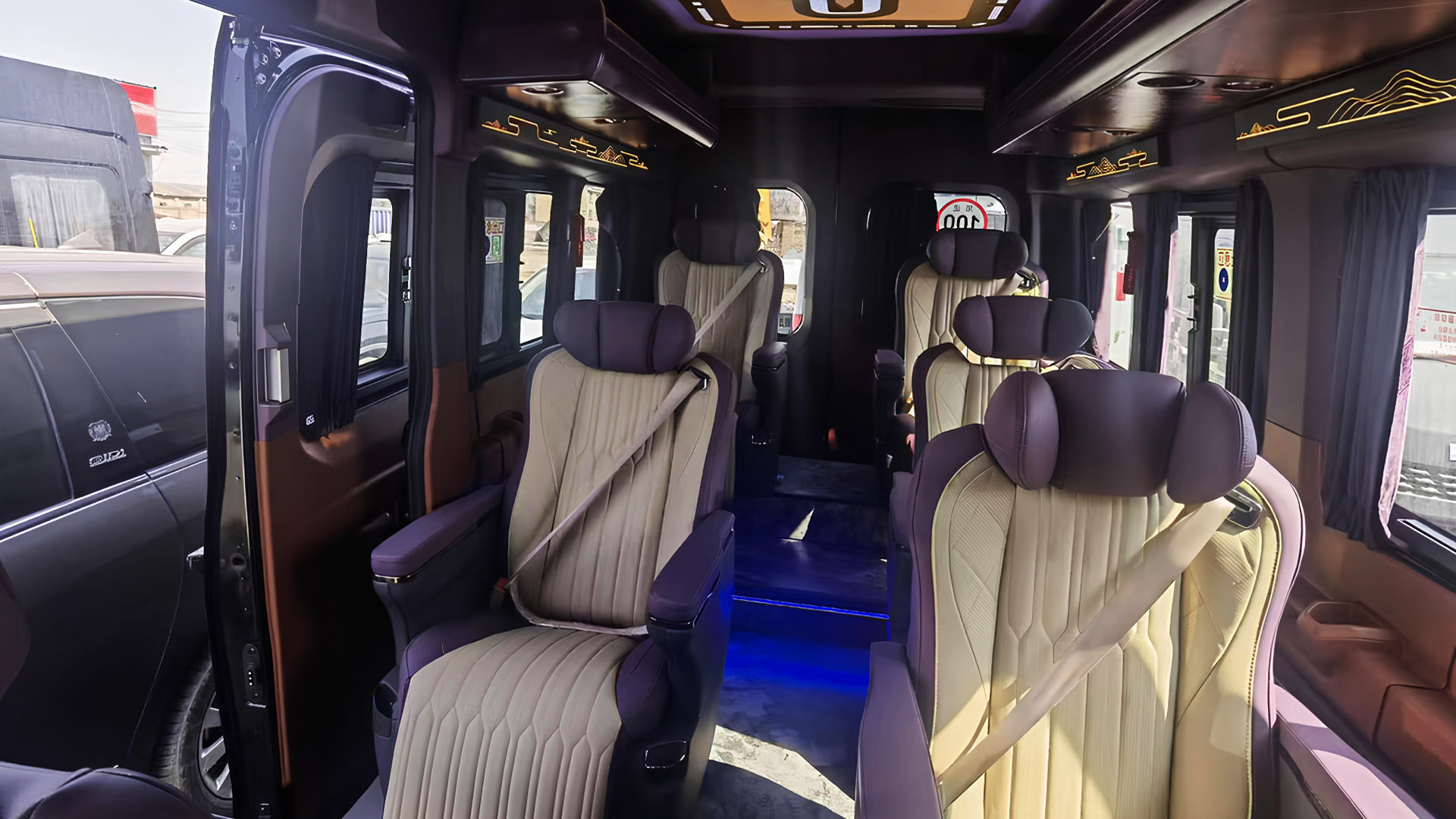 百夫長旅遊_亞洲_新疆_七人座艙房車s04